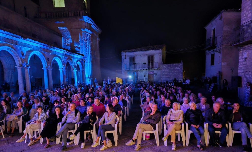 PETRALIA SOPRANA, INIZIA DOMANI 7 AGOSTO IL FESTIVAL COMET POESIA CON LA FARMACIA POETICA DELLA RESTANZA